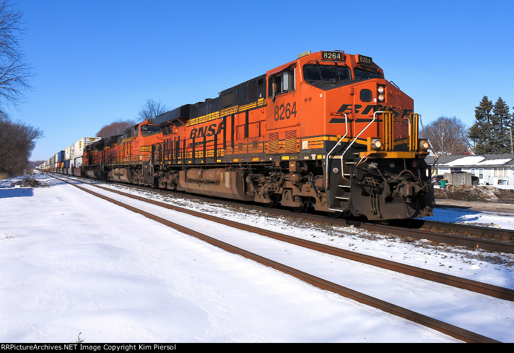 BNSF 8264